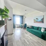 Mamaia アパート